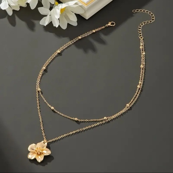 NEW | 18K Gold Plated Layered Necklace with Floral Charm 🌺 - Picture 3 of 5